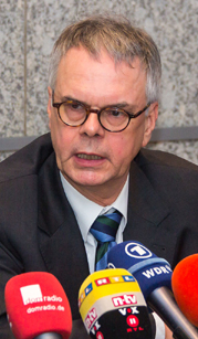 Noch am 5. Januar 2016 versuchte Wolfgang Albers in einer Pressekonferenz im Kölner Rathaus, die Öffentlichkeit für dumm zu verkaufen. Foto: CC-Lizenz © Raimond Spekking
