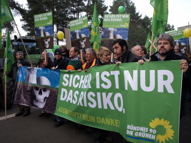 1280px-Grüne_protests_against_nuclear_energy